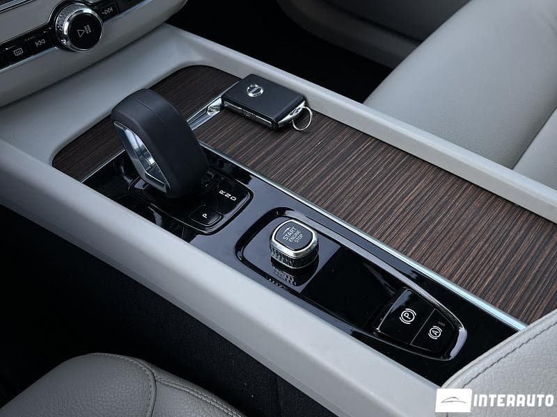 Volvo XC 60 2022 — Миниатюра 15