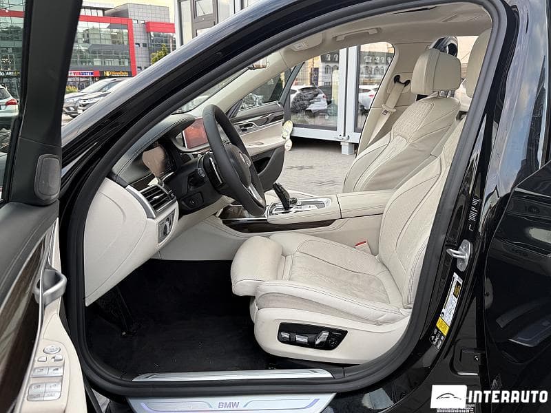 BMW 750 2020 — Миниатюра 5