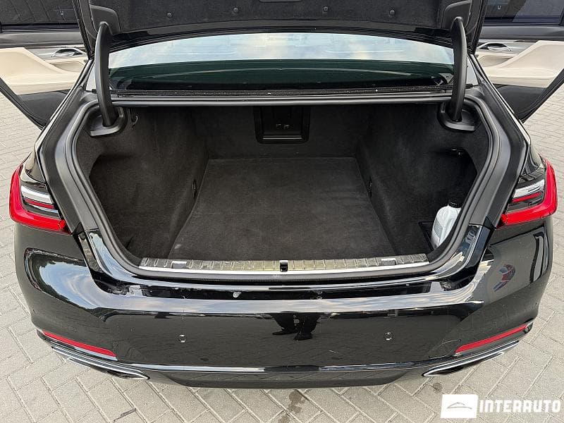 BMW 750 2020 — Миниатюра 28