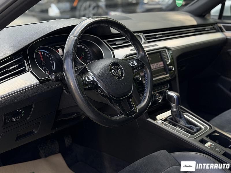 2015 Volkswagen Passat GTE — Miniatură 9