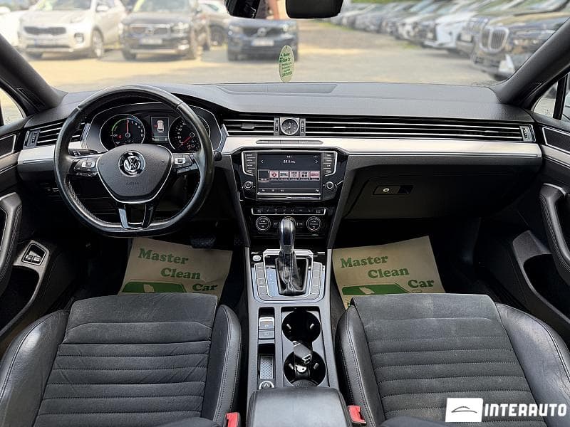 2015 Volkswagen Passat GTE — Miniatură 15