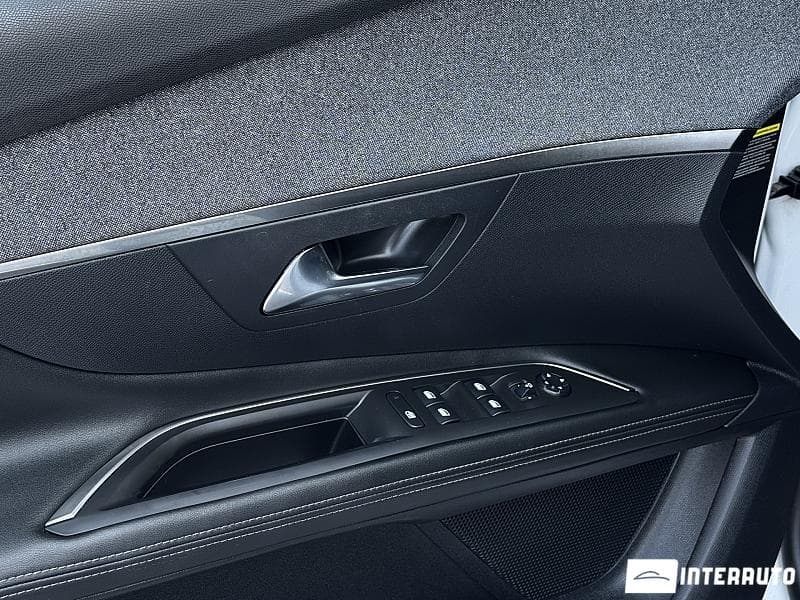 Peugeot 3008 2018 — Миниатюра 8