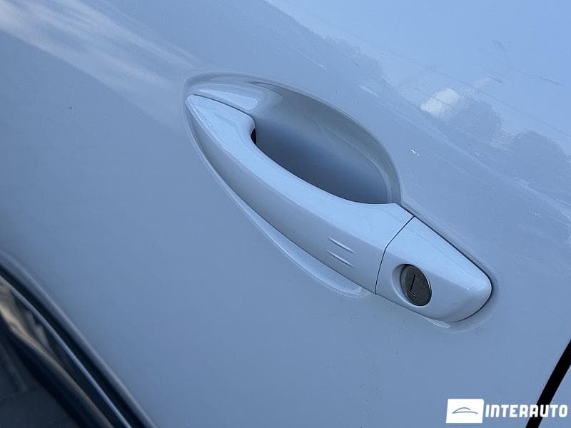 Peugeot 3008 2018 — Миниатюра 6