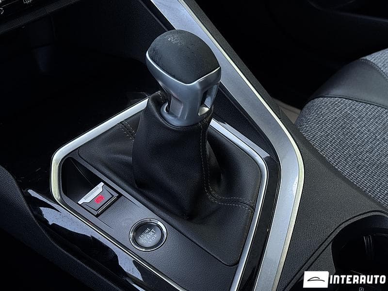 Peugeot 3008 2018 — Миниатюра 15