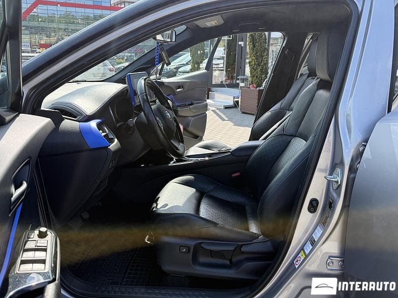 Toyota C-HR 2017 — Миниатюра 5