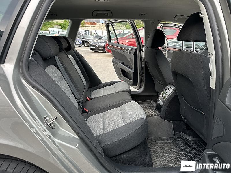 2011 Skoda Superb — Miniatură 11