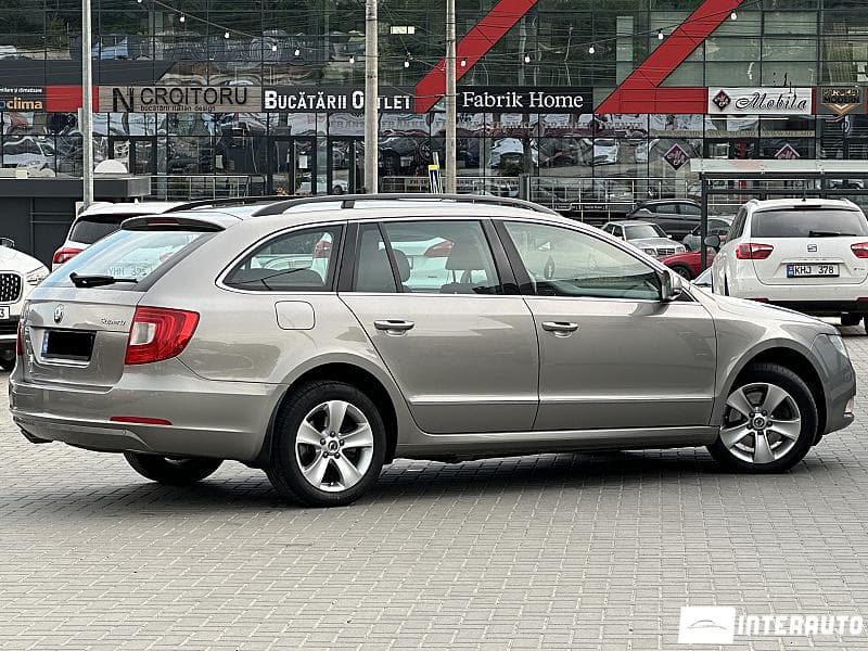 2011 Skoda Superb — Miniatură 3