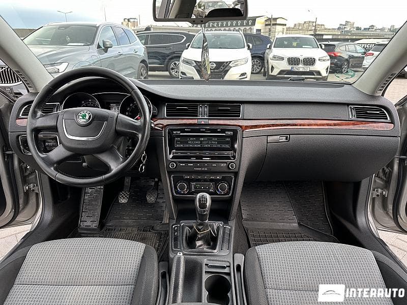 2011 Skoda Superb — Miniatură 6