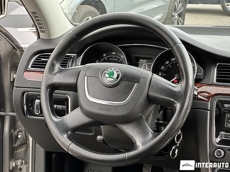 2011 Skoda Superb — Miniatură 7
