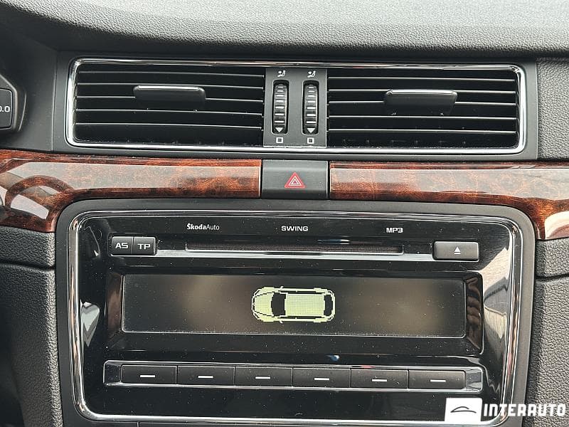 2011 Skoda Superb — Miniatură 9