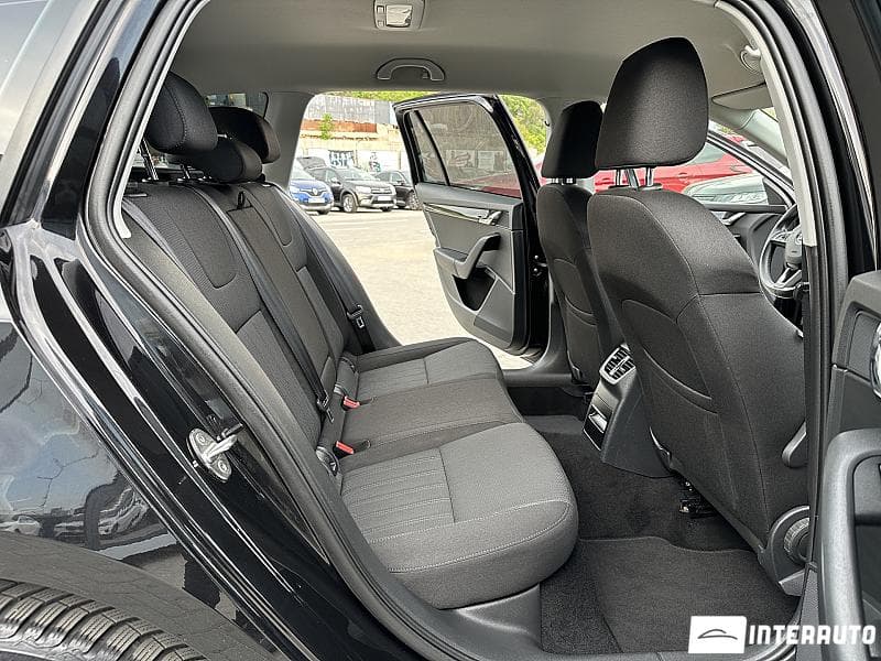 2017 Skoda Octavia — Miniatură 13