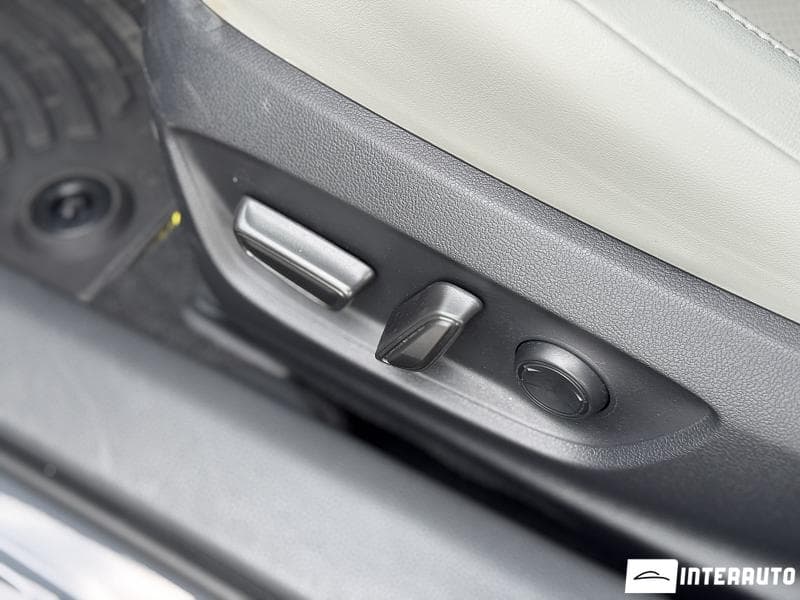 Toyota Prius 2024 — Миниатюра 8