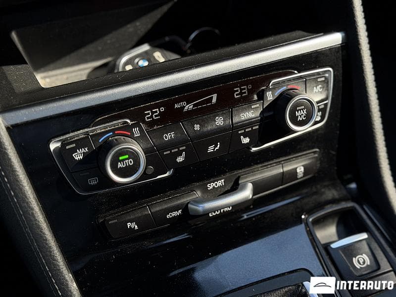 2017 BMW 225XE — Miniatură 18