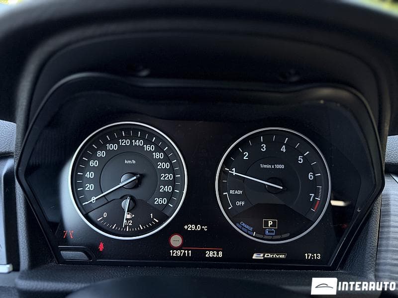 2017 BMW 225XE — Miniatură 15