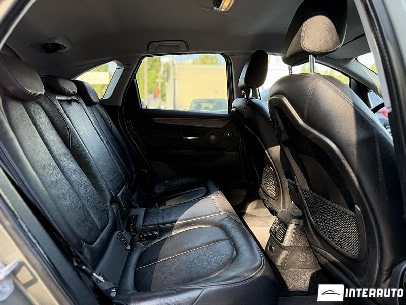 2017 BMW 225XE — Miniatură 22