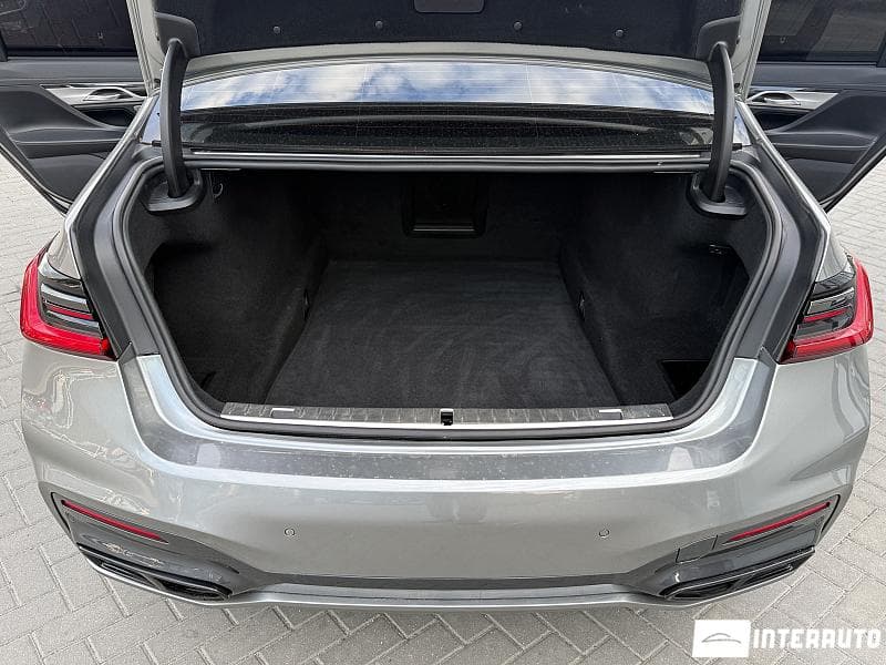BMW 740 2019 — Миниатюра 27