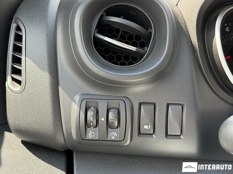 Renault Trafic 2021 — Миниатюра 13