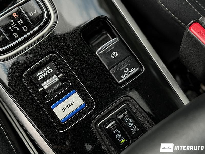 Mitsubishi Outlander 2019 — Миниатюра 18