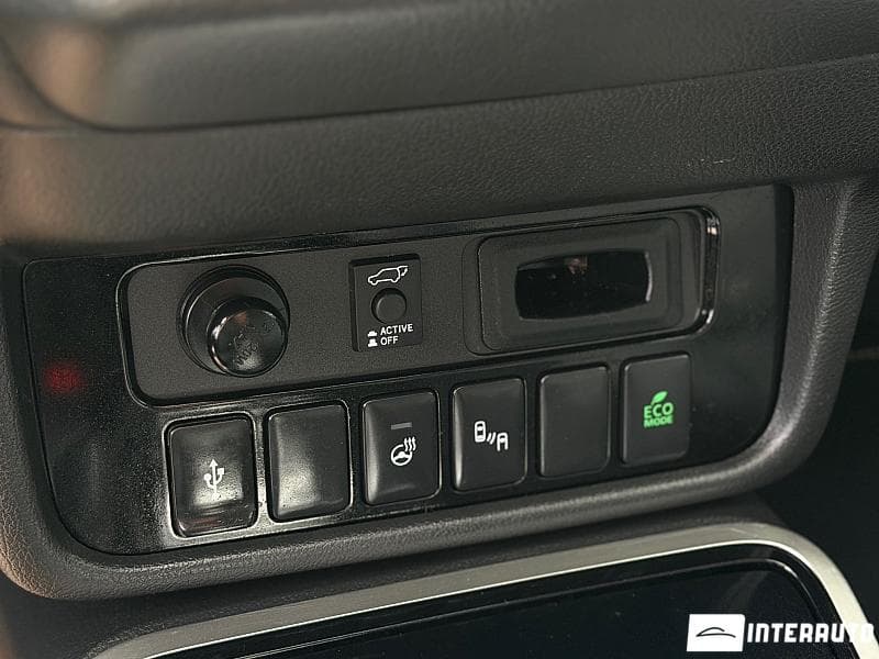 Mitsubishi Outlander 2019 — Миниатюра 16