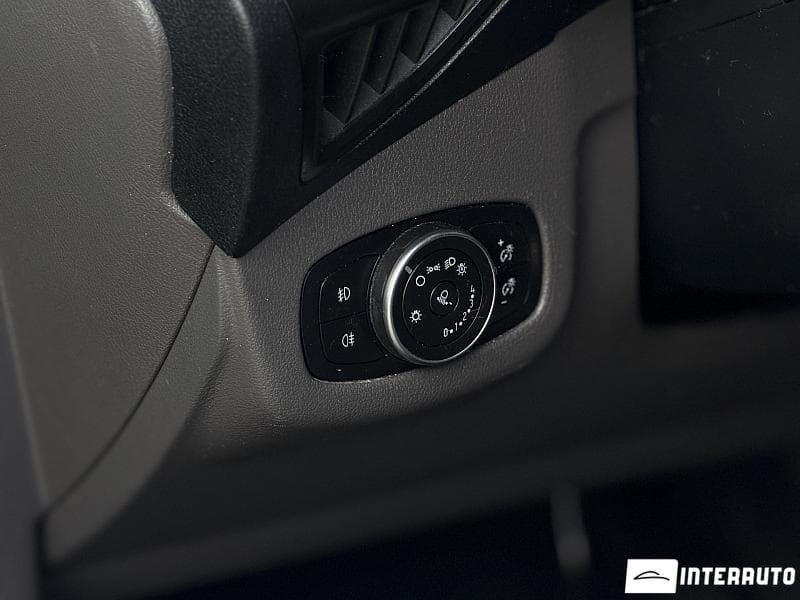 Ford Tourneo Connect 2018 — Миниатюра 10