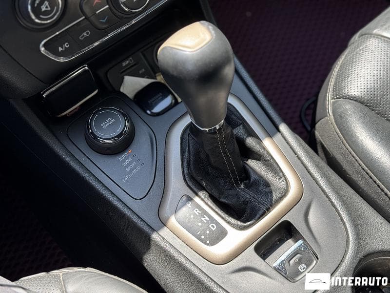 Jeep Cherokee 2015 — Миниатюра 15