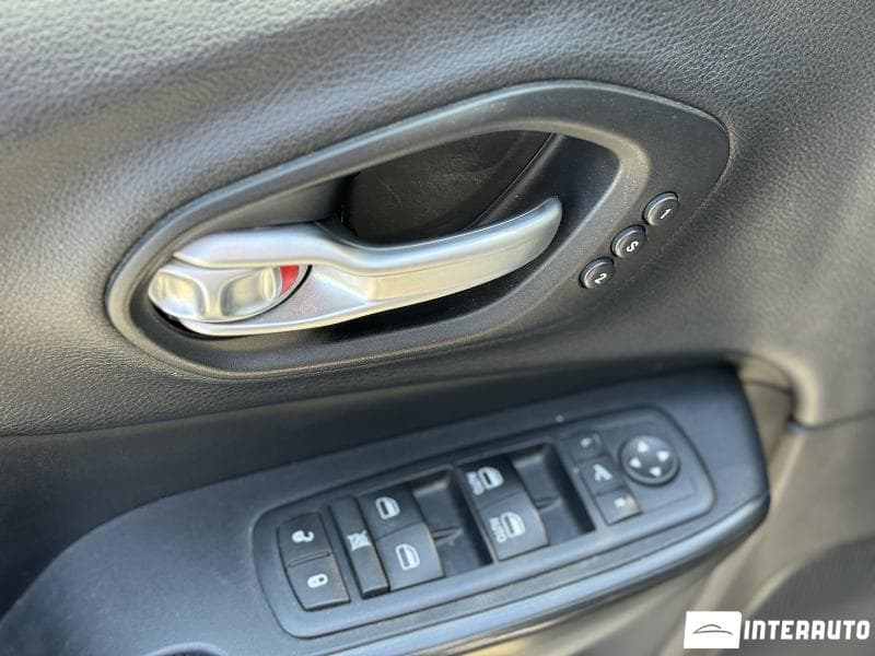 Jeep Cherokee 2015 — Миниатюра 6