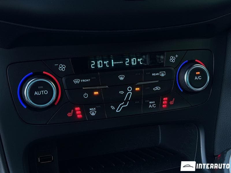 2017 Ford Focus — Miniatură 15