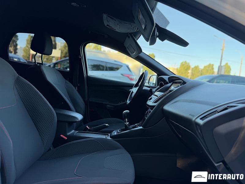 2017 Ford Focus — Miniatură 18