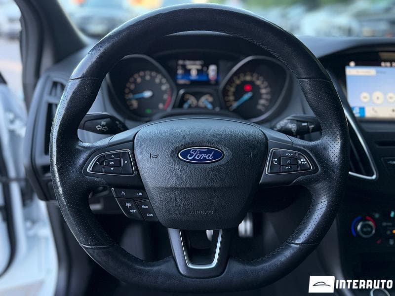 2017 Ford Focus — Miniatură 9