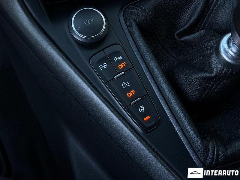 2017 Ford Focus — Miniatură 16