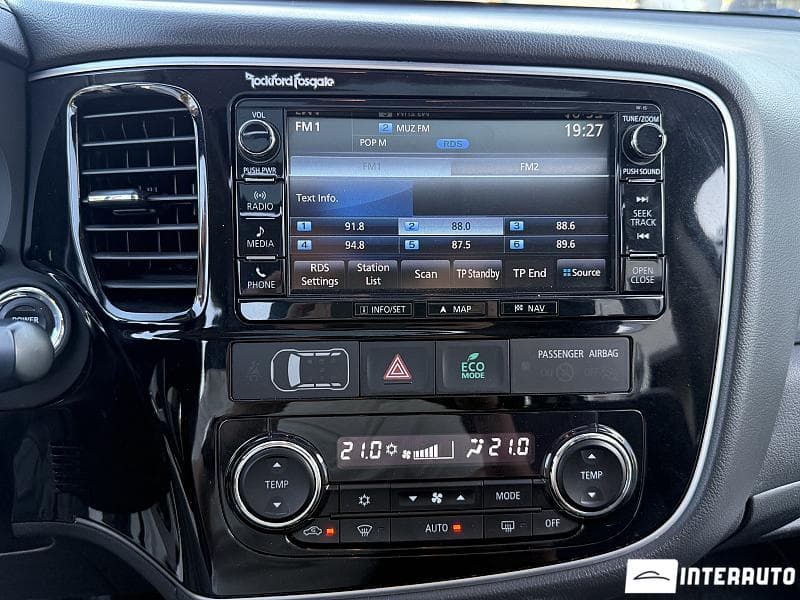 Mitsubishi Outlander 2015 — Миниатюра 9