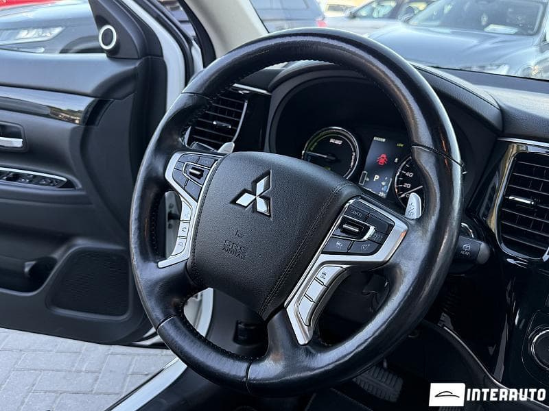 Mitsubishi Outlander 2015 — Миниатюра 7