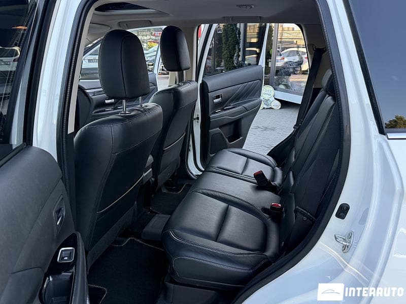 Mitsubishi Outlander 2015 — Миниатюра 13