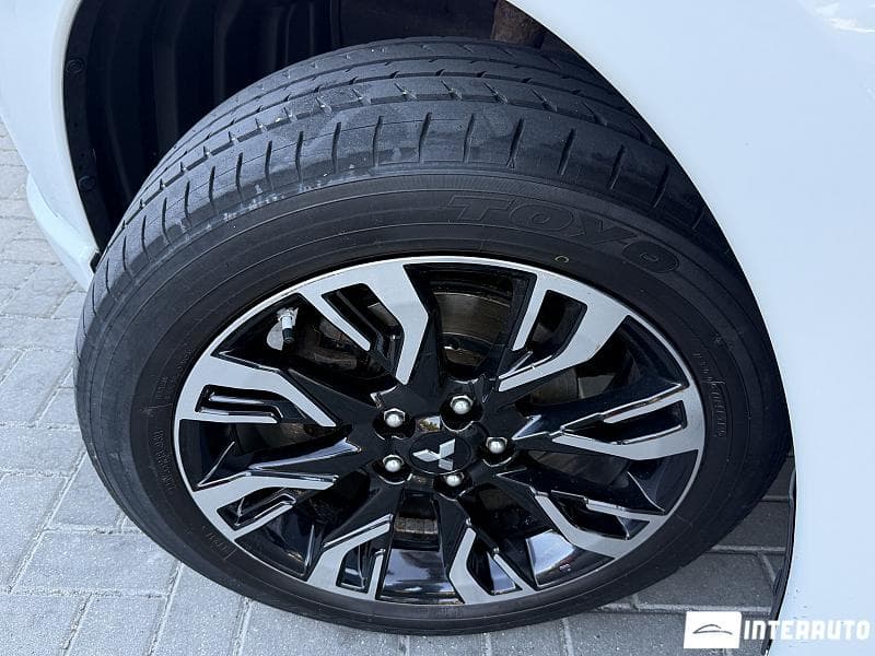 Mitsubishi Outlander 2015 — Миниатюра 17