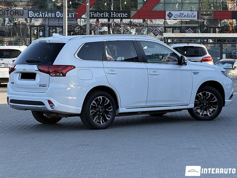 Mitsubishi Outlander 2015 — Миниатюра 3