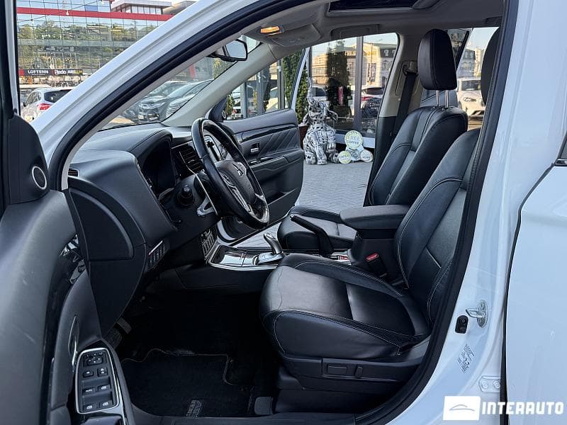 Mitsubishi Outlander 2015 — Миниатюра 5