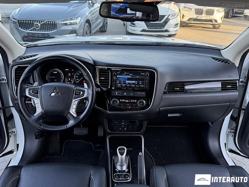 Mitsubishi Outlander 2015 — Миниатюра 6