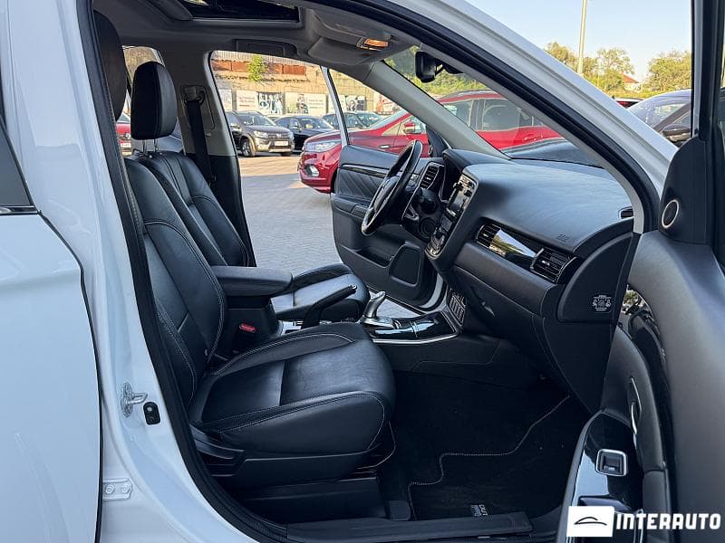 Mitsubishi Outlander 2015 — Миниатюра 16