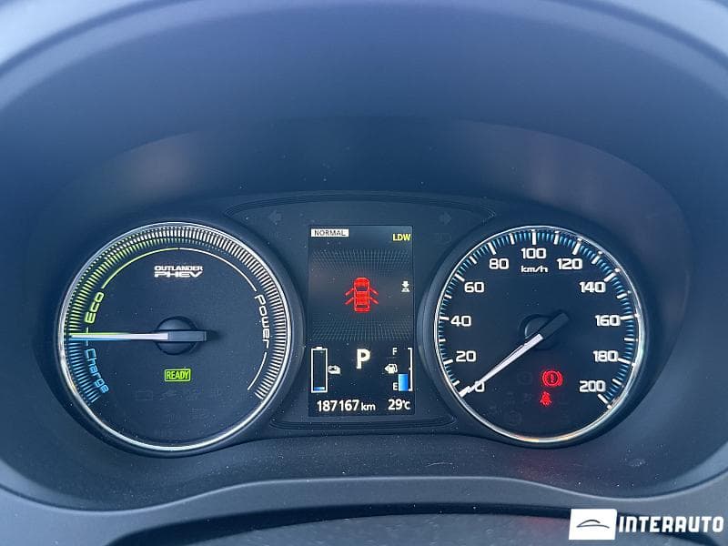 Mitsubishi Outlander 2015 — Миниатюра 8