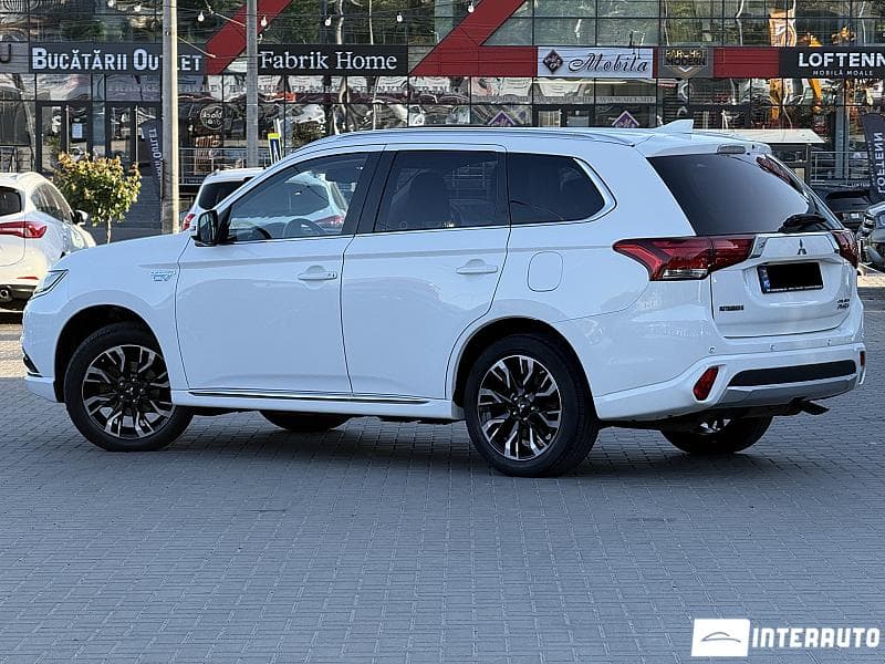 Mitsubishi Outlander 2015 — Миниатюра 4