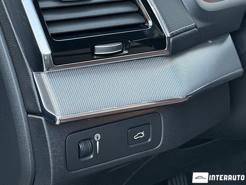 Volvo XC 90 2017 — Миниатюра 17