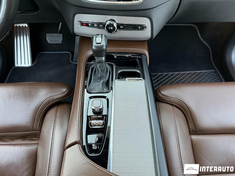 Volvo XC 90 2017 — Миниатюра 16