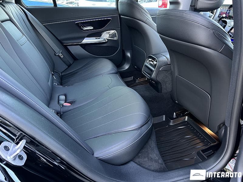 Mercedes E 350 2023 — Миниатюра 21