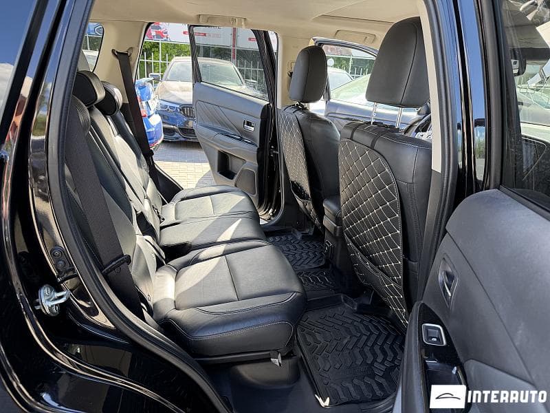 Mitsubishi Outlander 2018 — Миниатюра 8