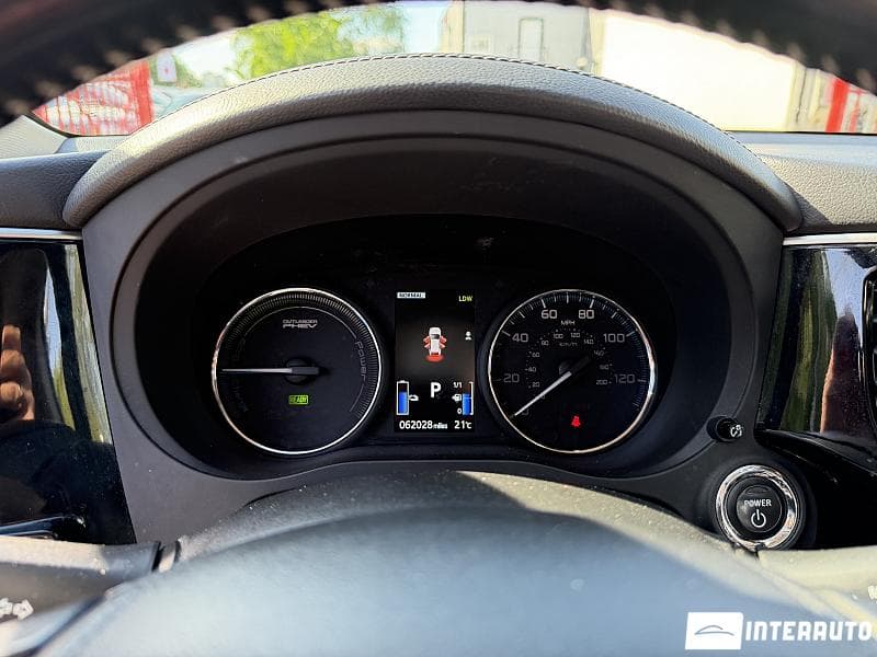 Mitsubishi Outlander 2018 — Миниатюра 12