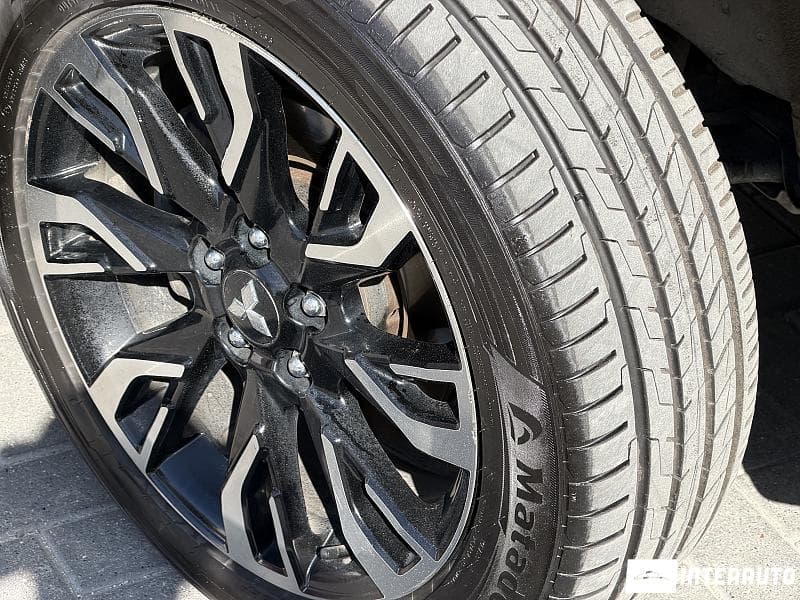 Mitsubishi Outlander 2018 — Миниатюра 22