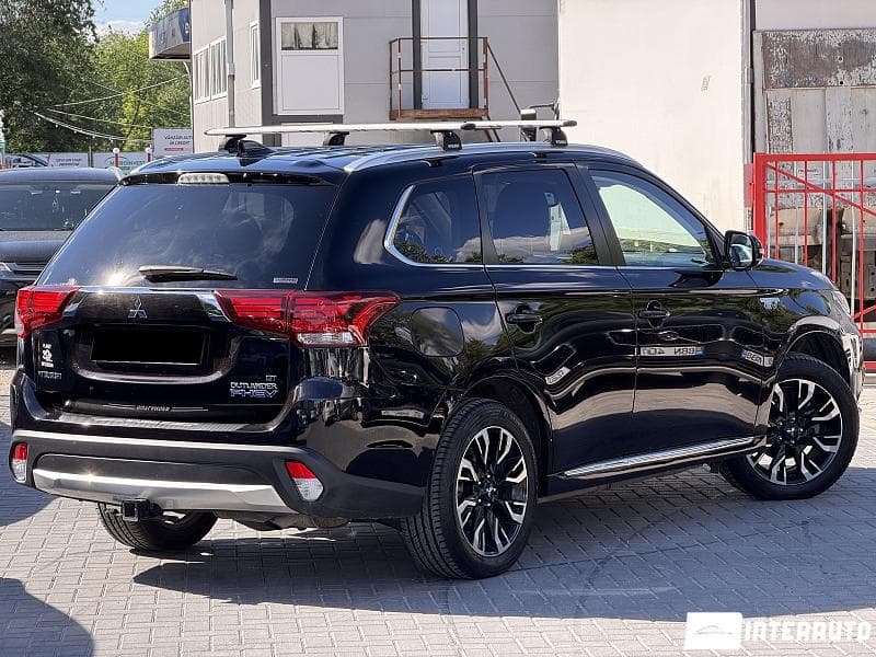 Mitsubishi Outlander 2018 — Миниатюра 4