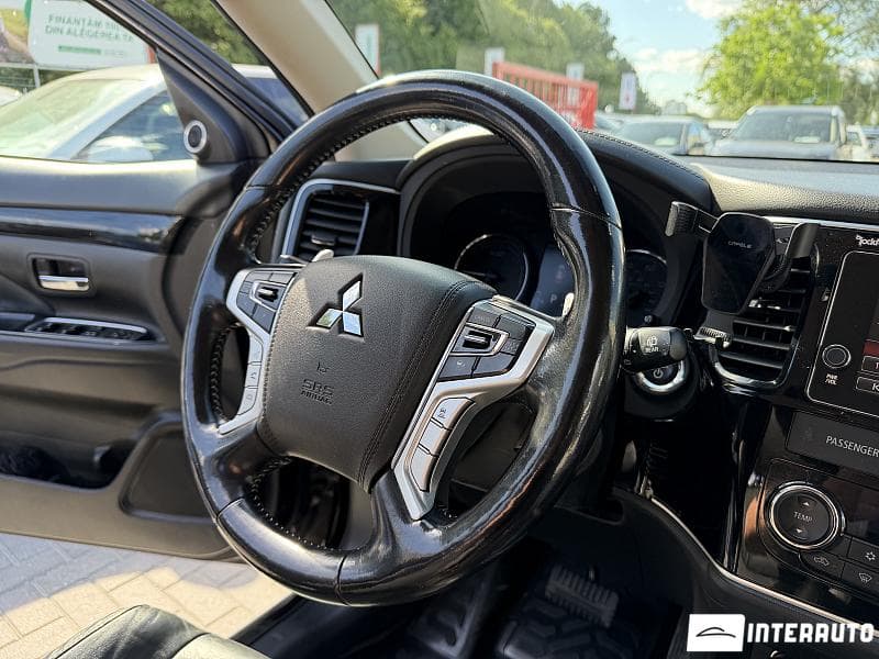 Mitsubishi Outlander 2018 — Миниатюра 13