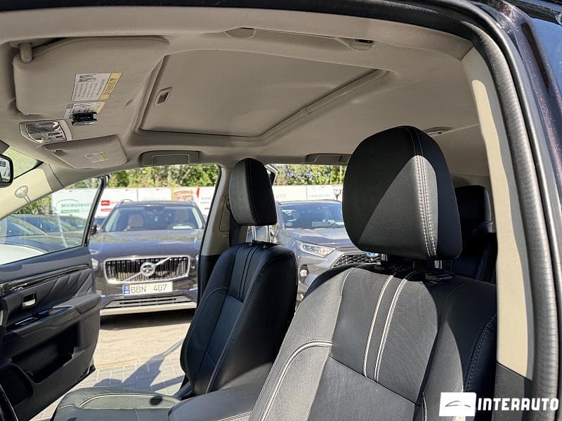 Mitsubishi Outlander 2018 — Миниатюра 9