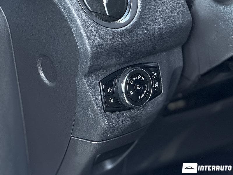 Ford Tourneo Courier 2016 — Миниатюра 9